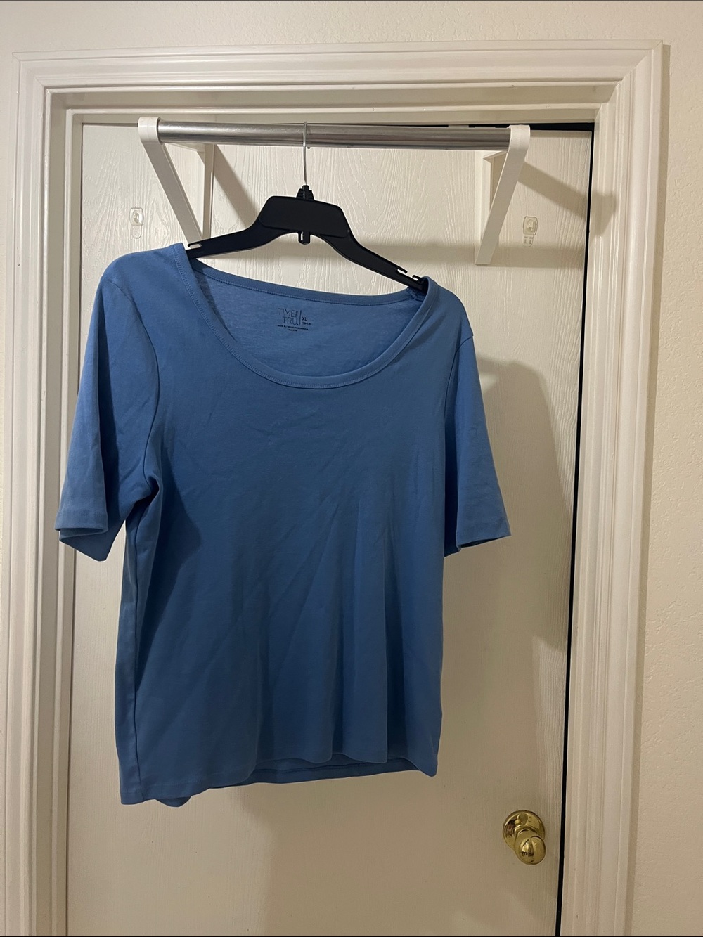 Time and Tru Blue Scoop Neck Short Sleeve Top